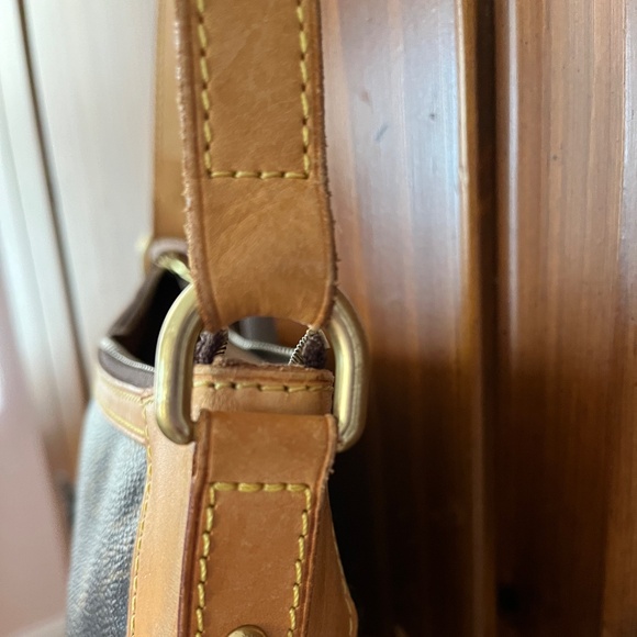 Louis Vuitton Odeon PM Handbag - Picture 2 of 16